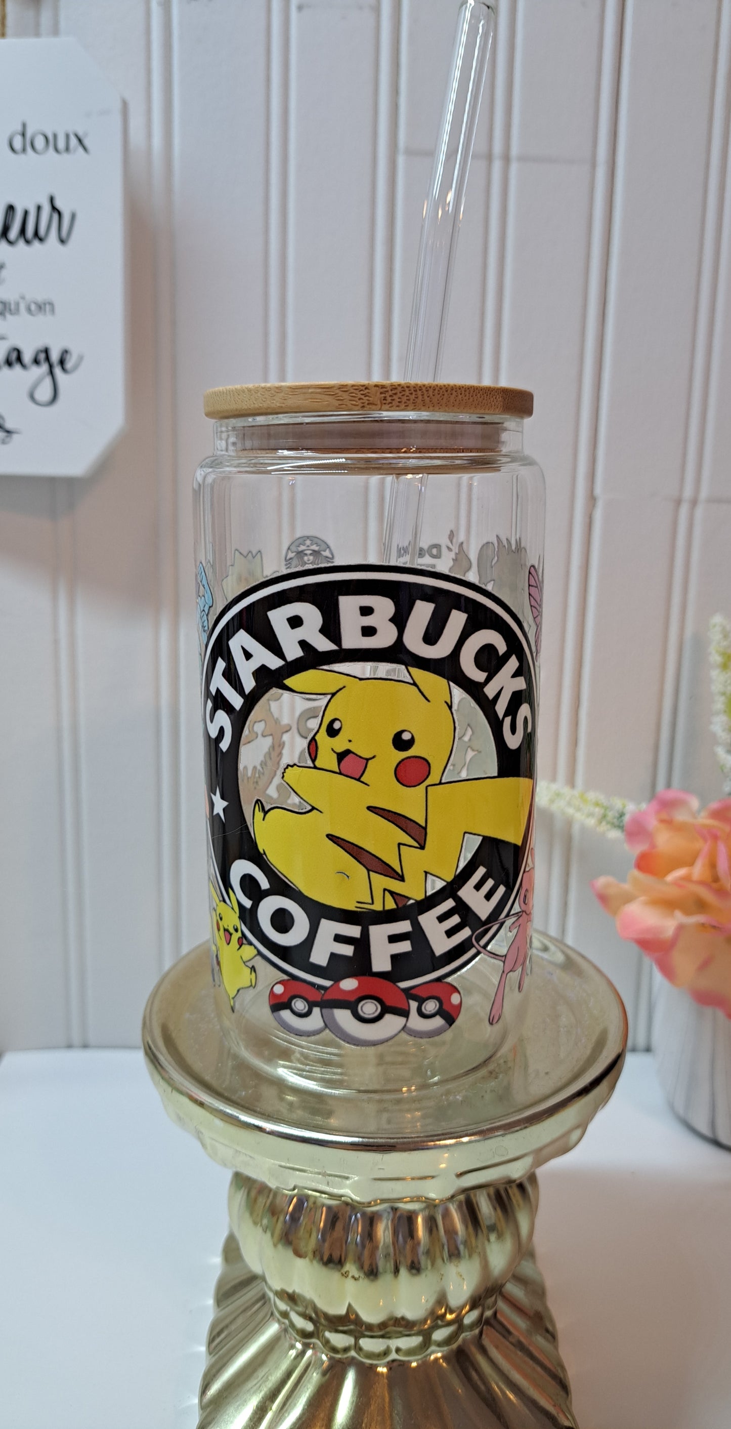 Verre avec paille - Pikachu et la troupe