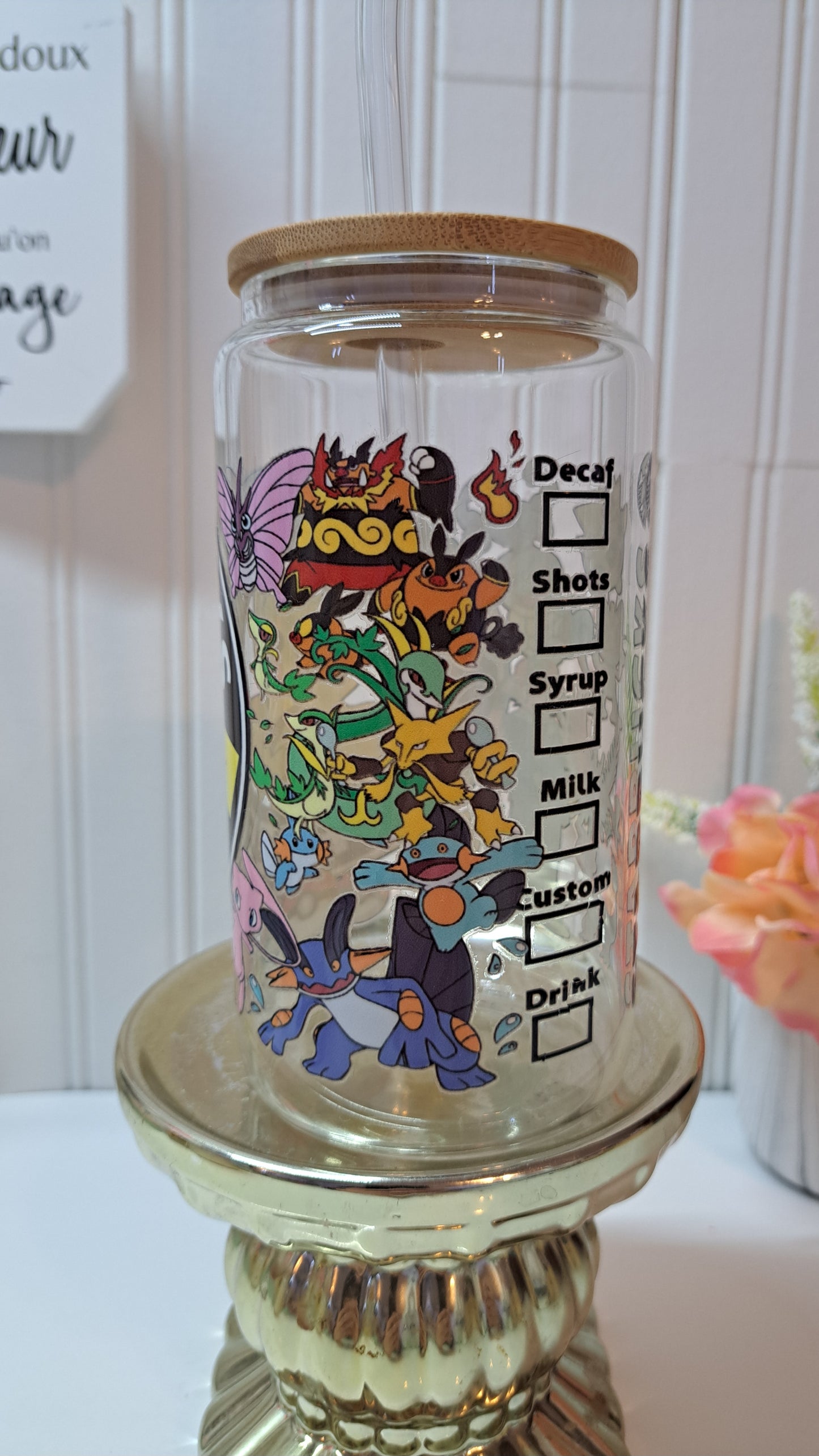 Verre avec paille - Pikachu et la troupe