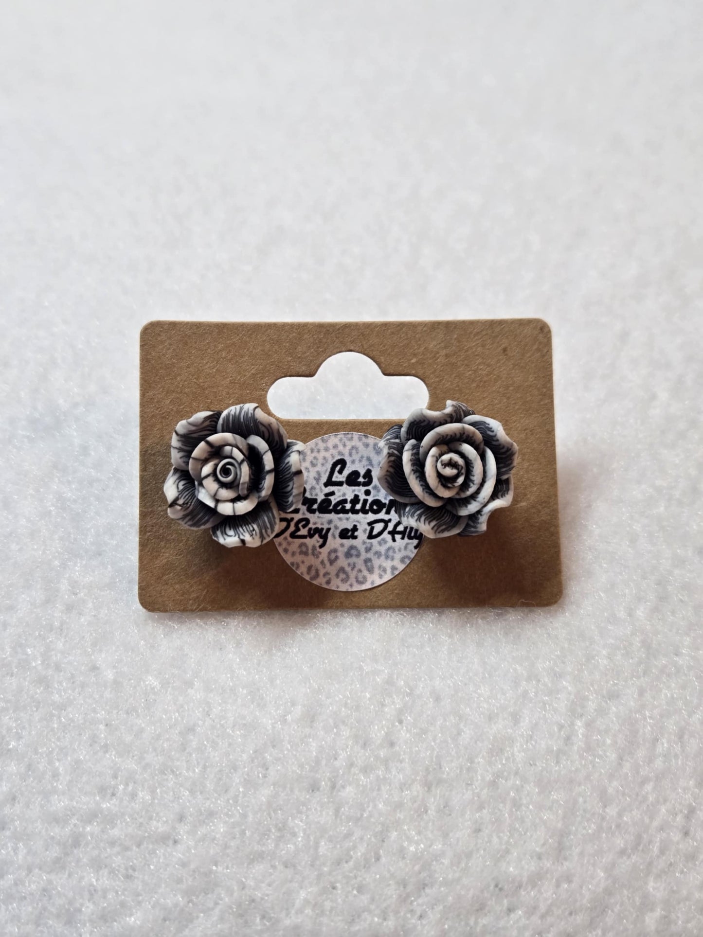 Boucles d'oreille d'Evy - Rose grise