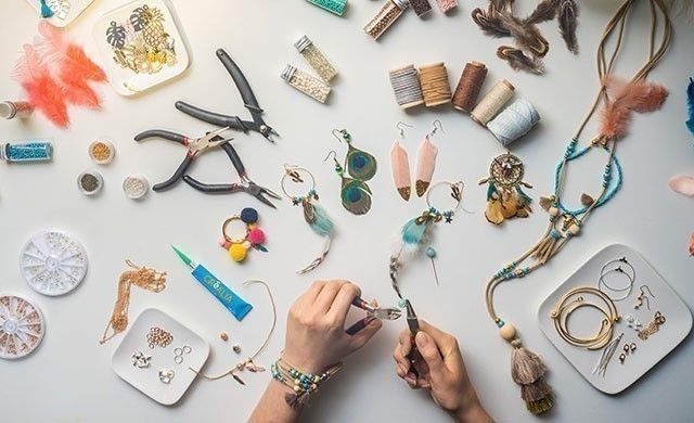 Bijoux et accessoires à cheveu