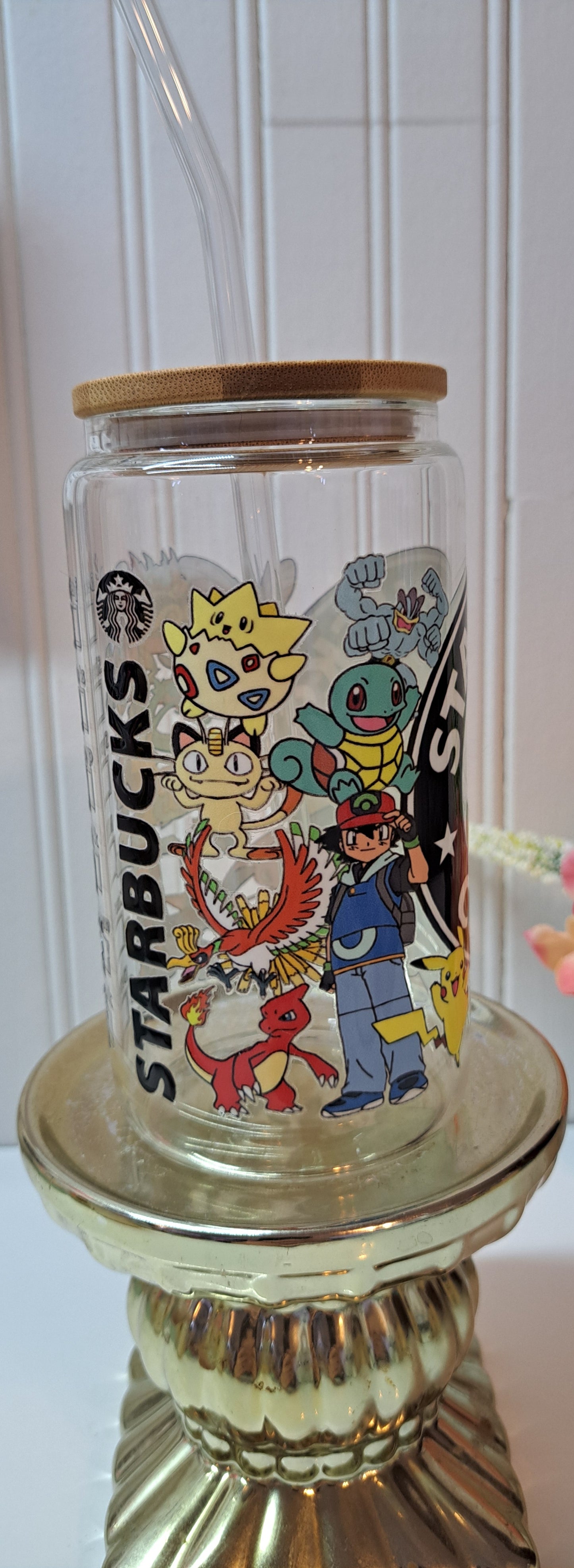 Gobelet en verre avec paille - Pikachu et la troupe